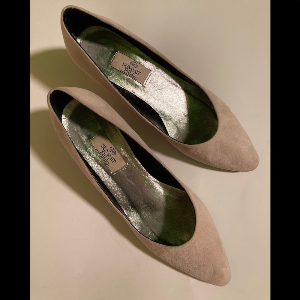 Summit Hill pale pink suede, 2” heel, 10m, $35.